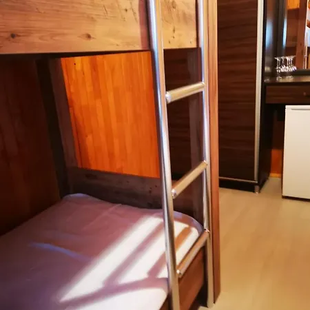 ホームステイ Zakkum