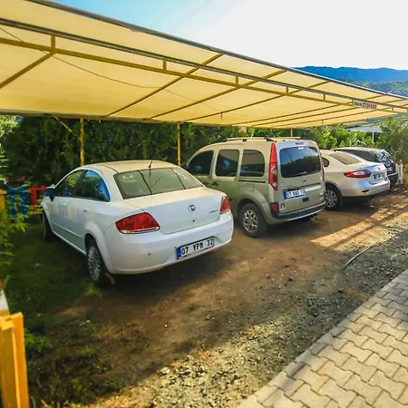Δωμάτια σε οικογενειακή κατοικία Zakkum