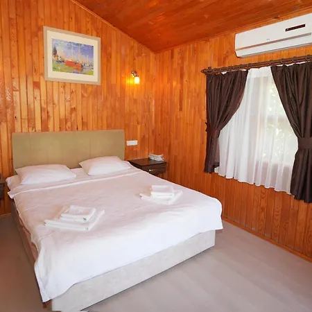 Δωμάτια σε οικογενειακή κατοικία Zakkum Çıralı